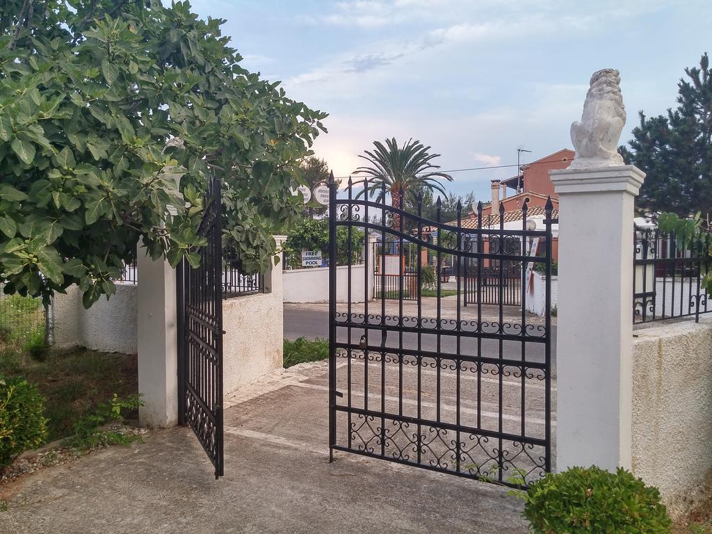 Beautiful Nearby Beach House With Garden, Private Pool And Large Yard Sidari  Phòng bức ảnh